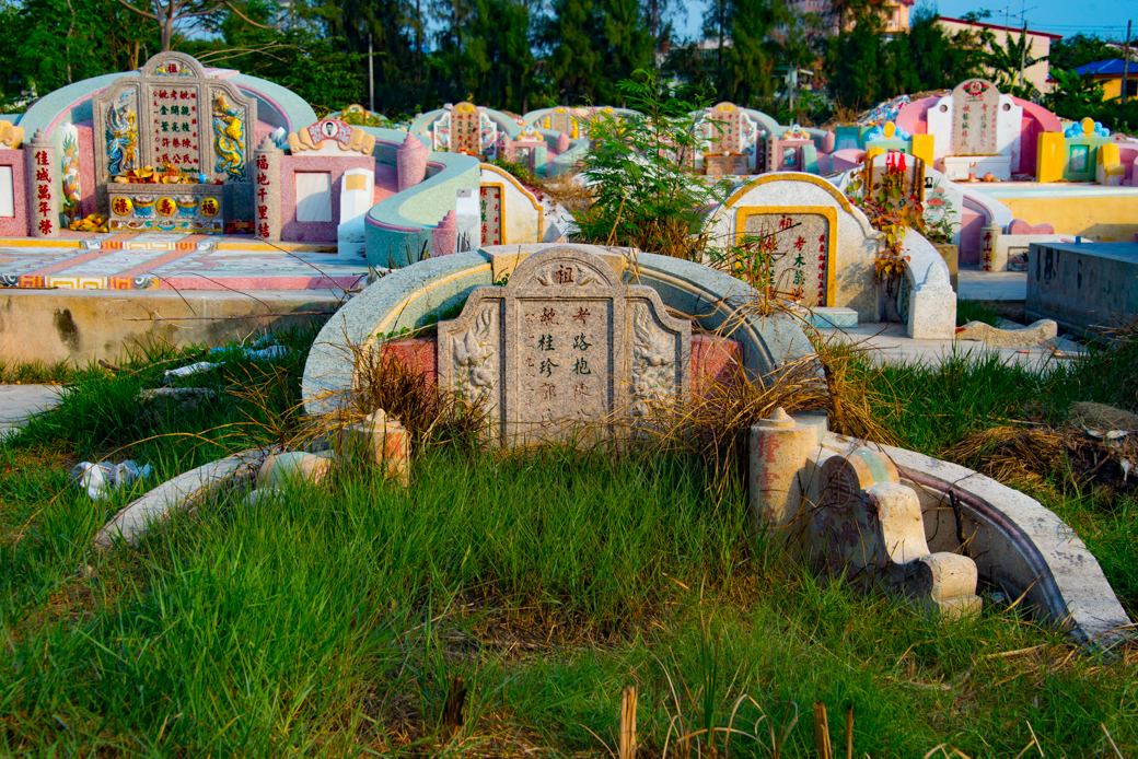 Chinese-Cemetery-09